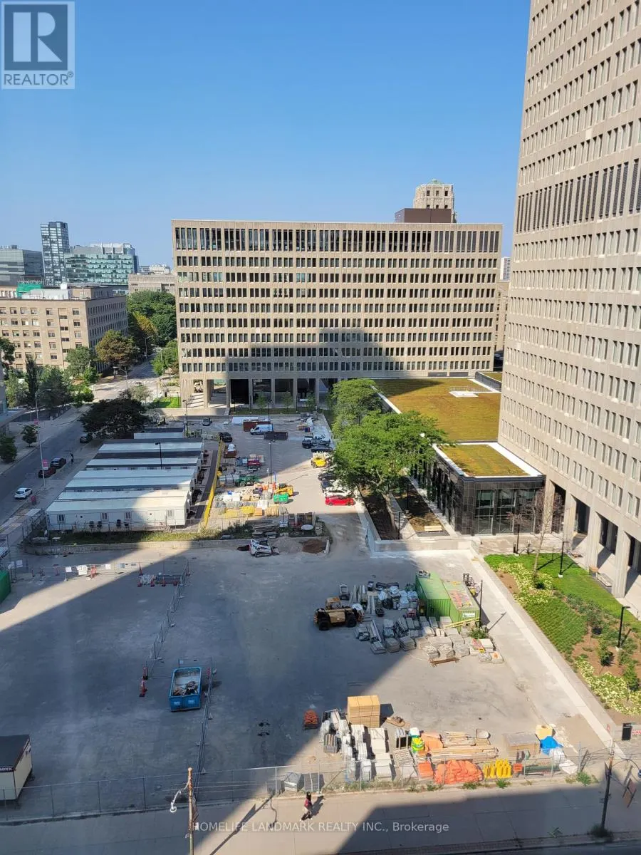 1410 - 887 BAY STREET