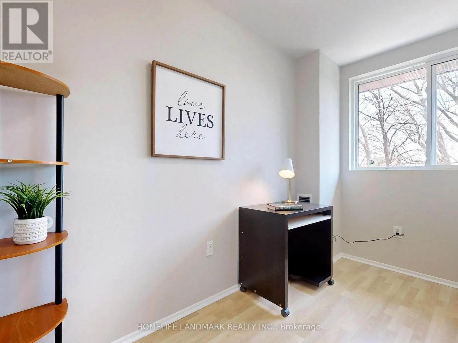 290 - 165 CHEROKEE BOULEVARD
