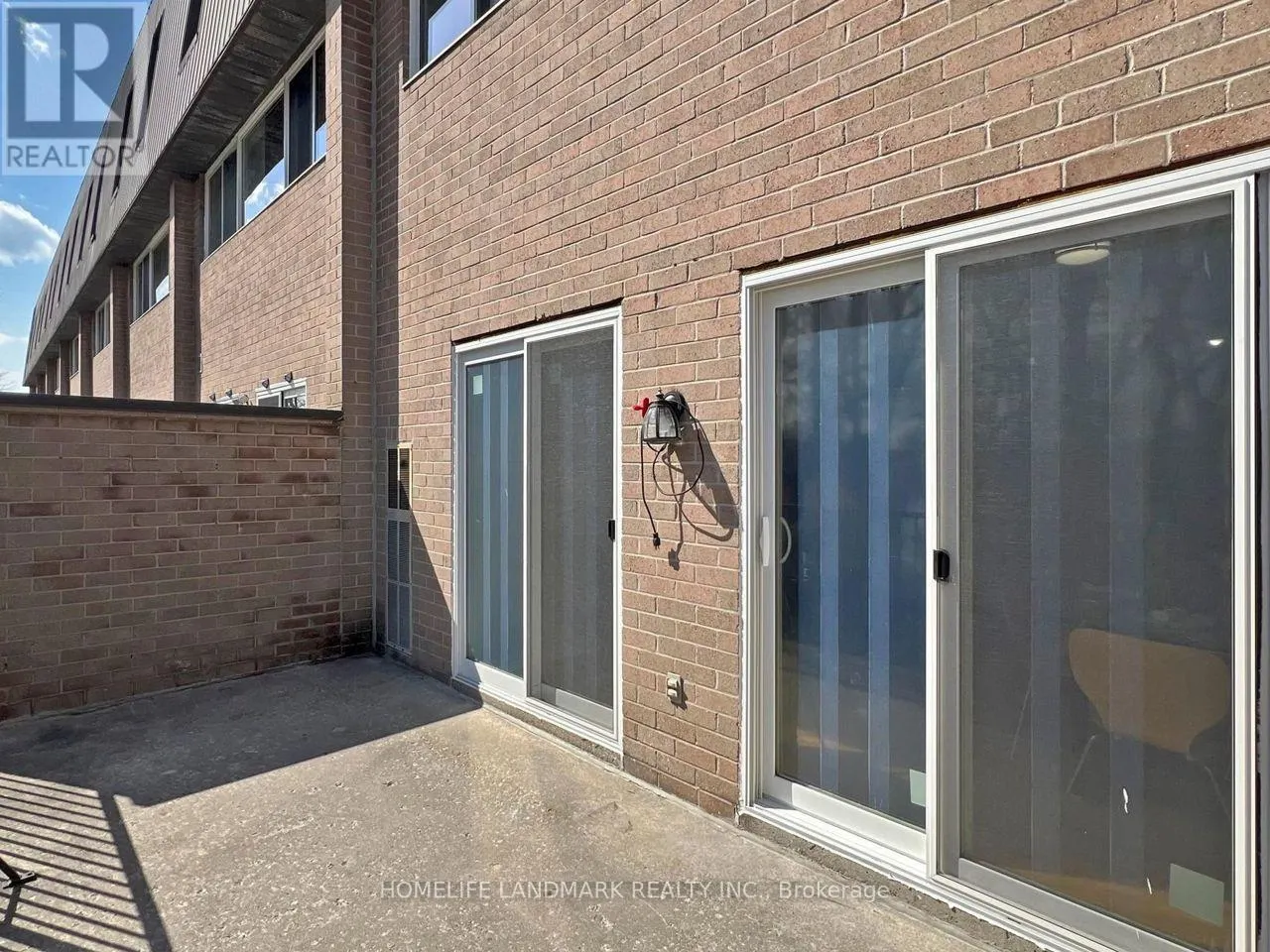 290 - 165 CHEROKEE BOULEVARD