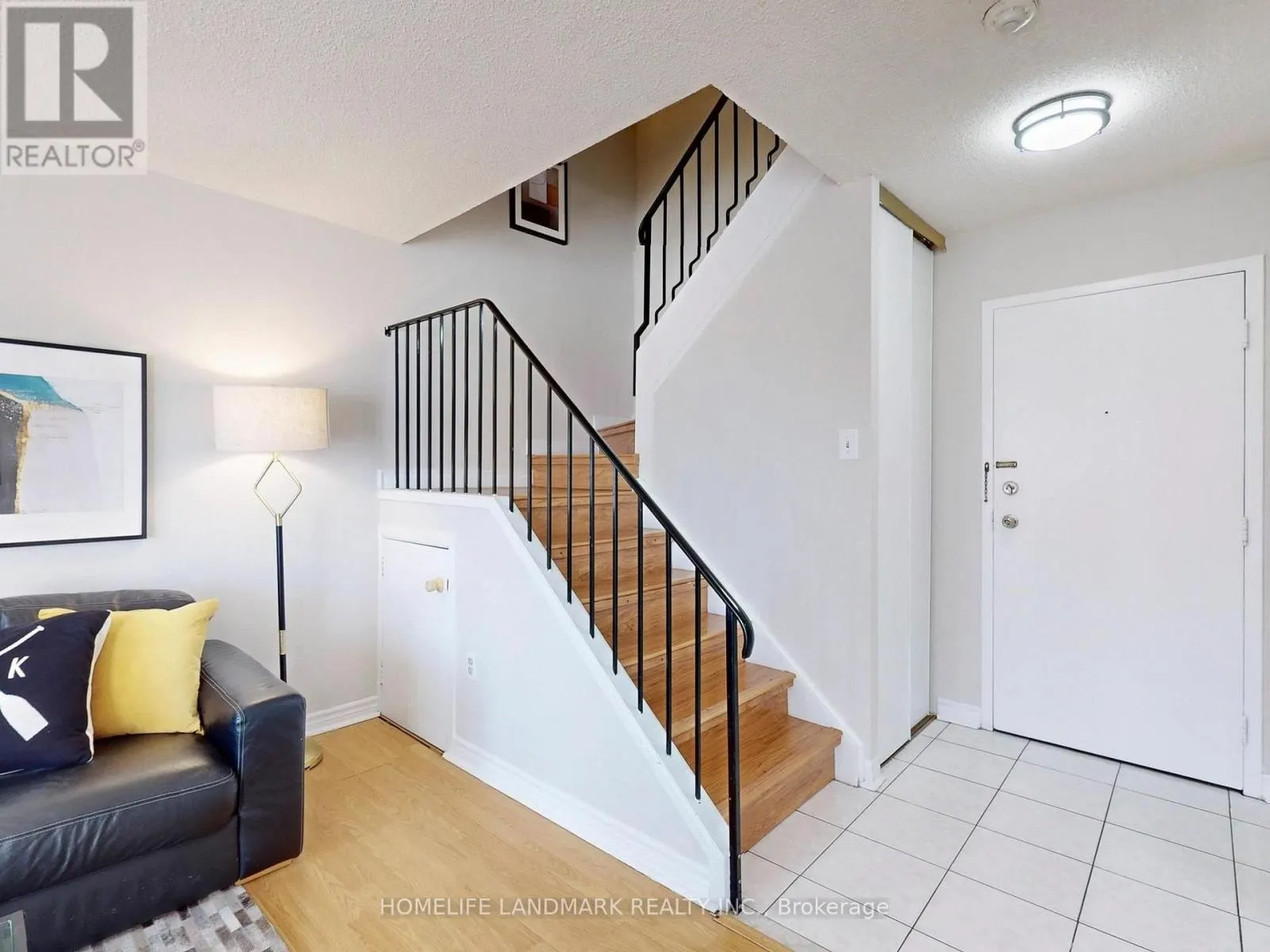 290 - 165 CHEROKEE BOULEVARD