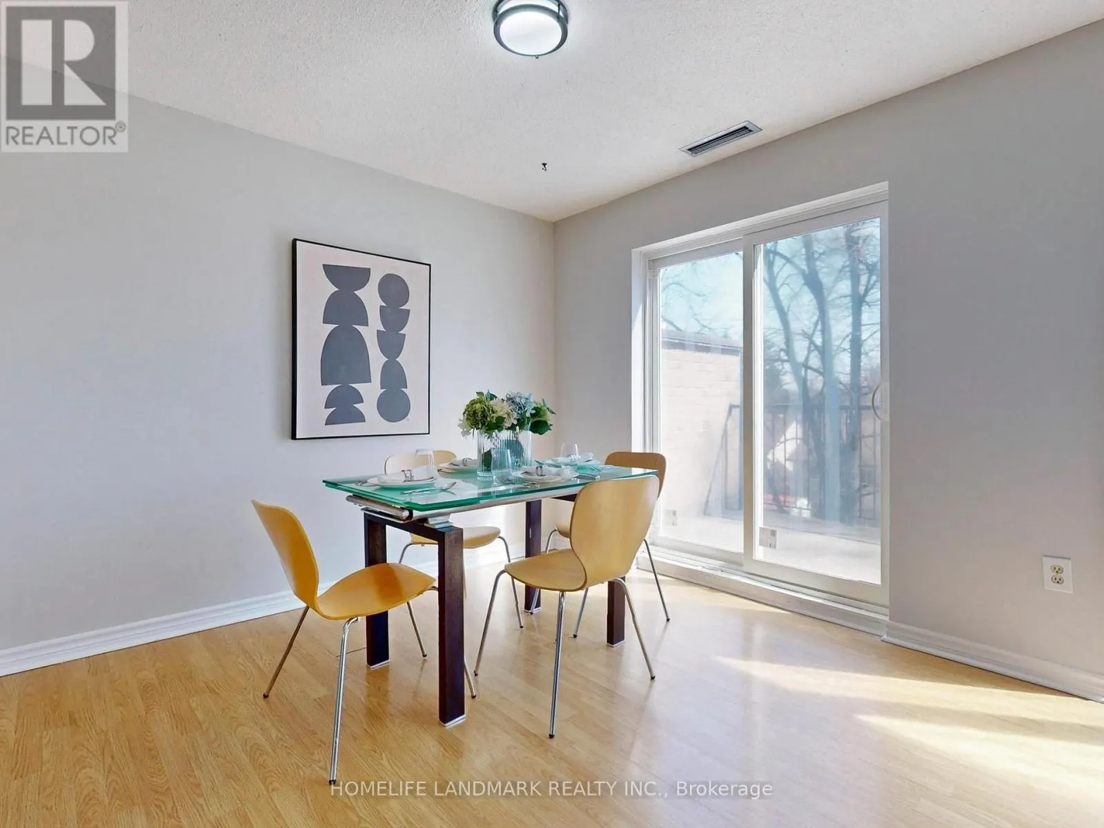 290 - 165 CHEROKEE BOULEVARD