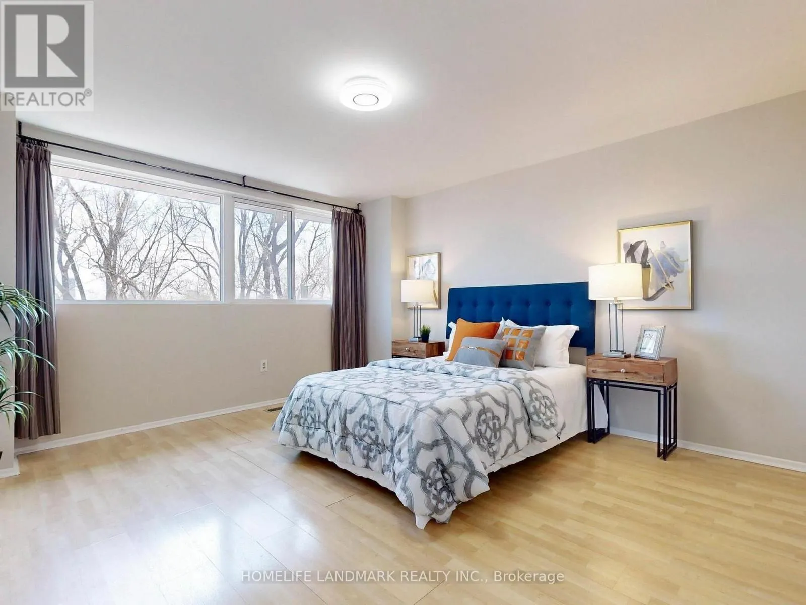 290 - 165 CHEROKEE BOULEVARD