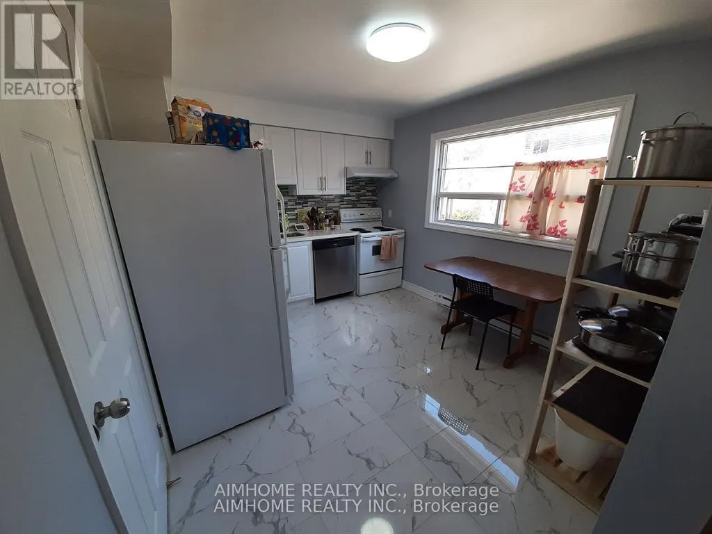 ROOM4 - 26 COURVILLE COACHWAY