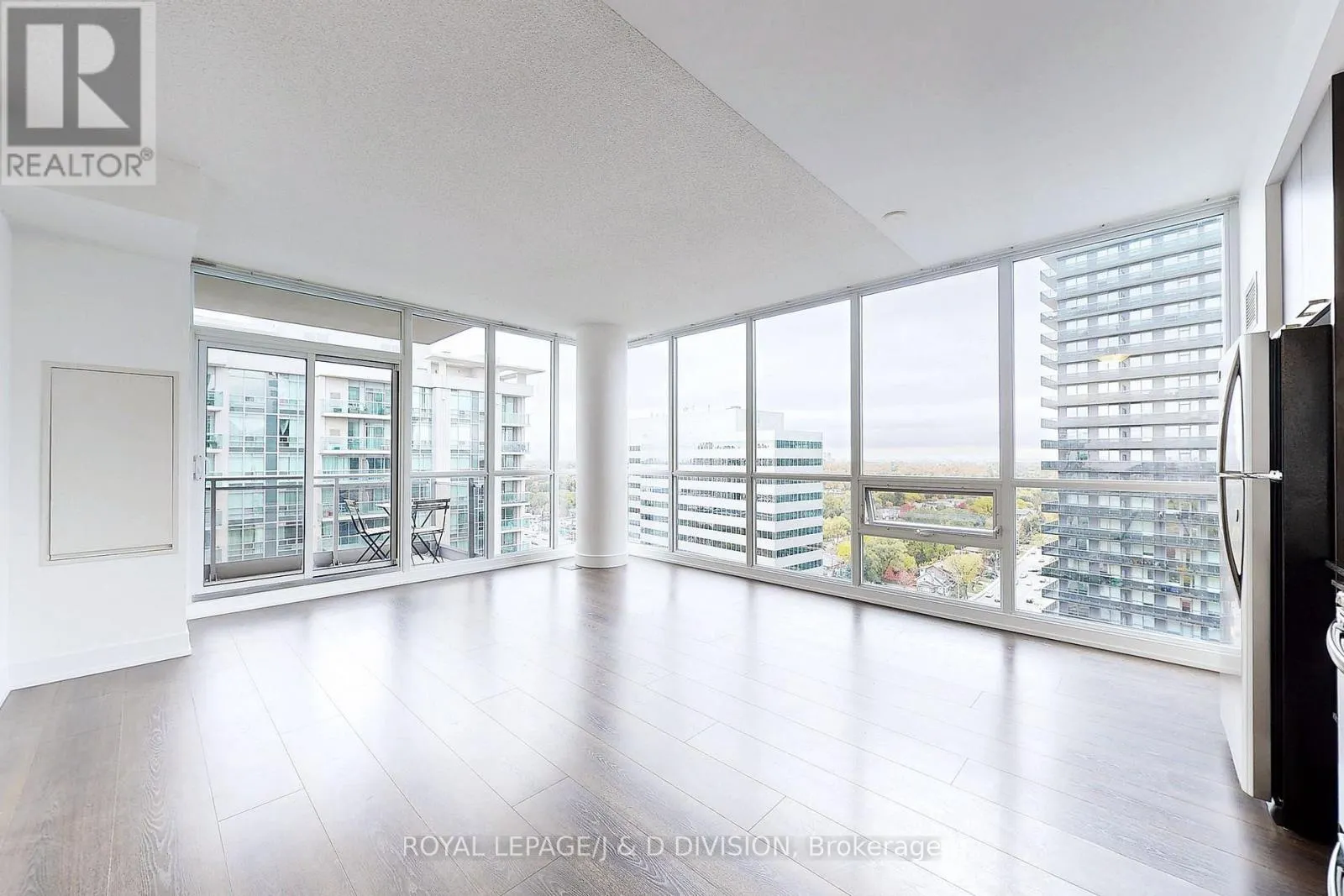 2210 - 23 SHEPPARD AVENUE E