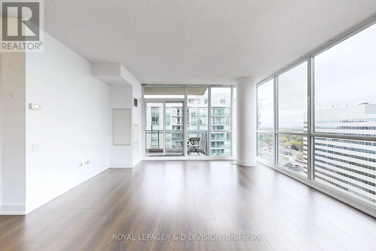 2210 - 23 SHEPPARD AVENUE E