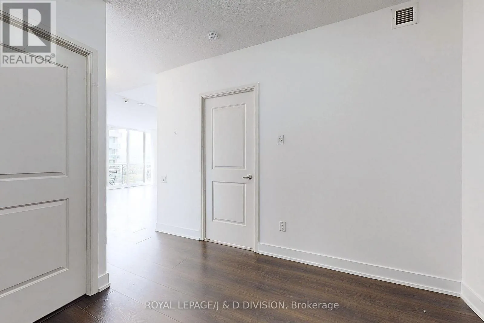 2210 - 23 SHEPPARD AVENUE E