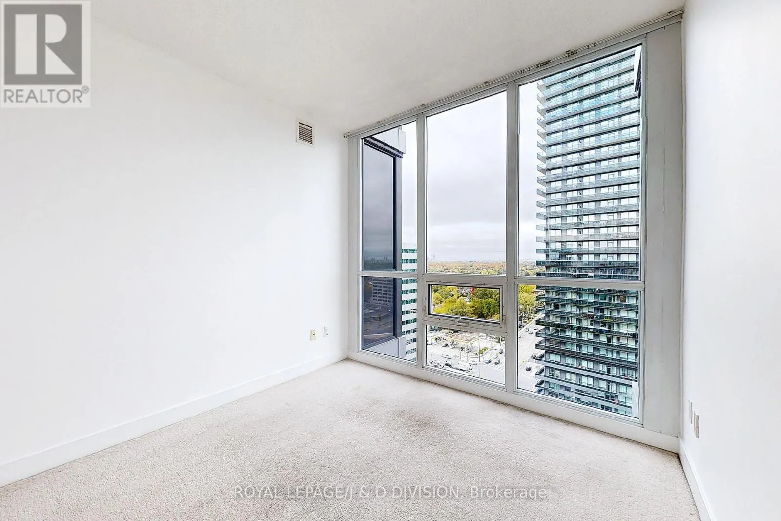 2210 - 23 SHEPPARD AVENUE E