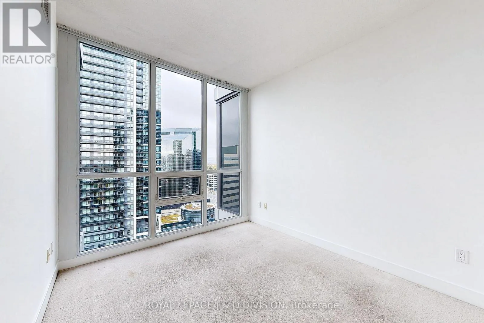 2210 - 23 SHEPPARD AVENUE E