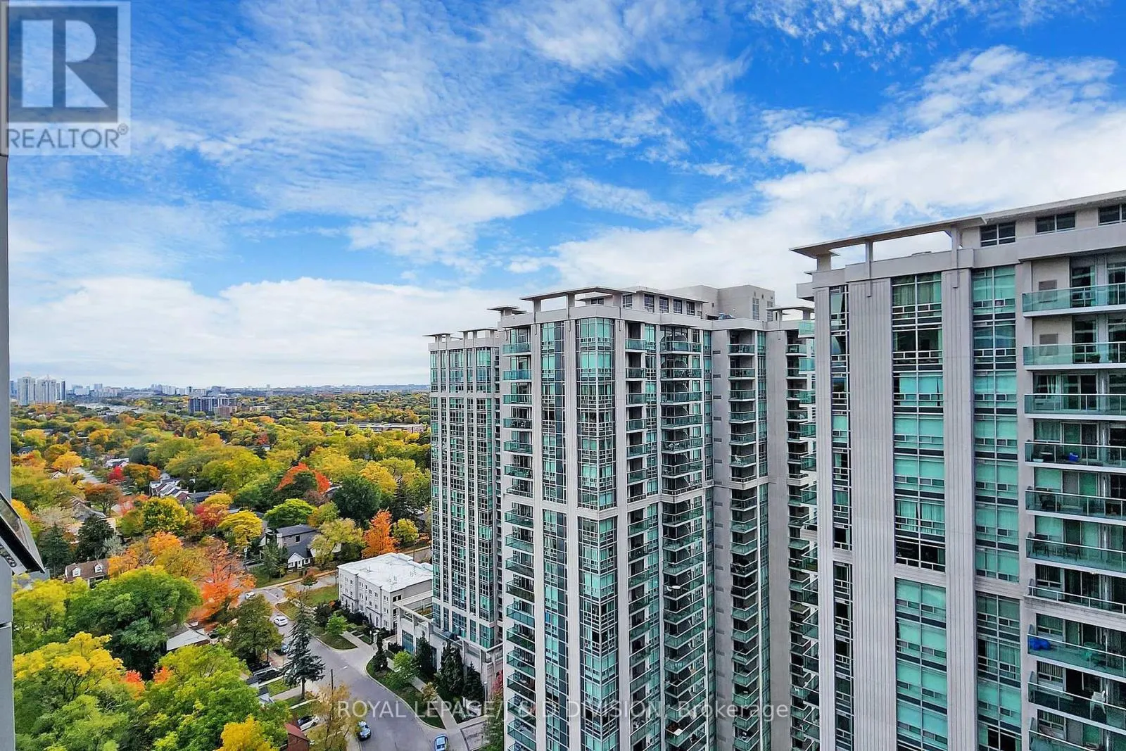 2210 - 23 SHEPPARD AVENUE E