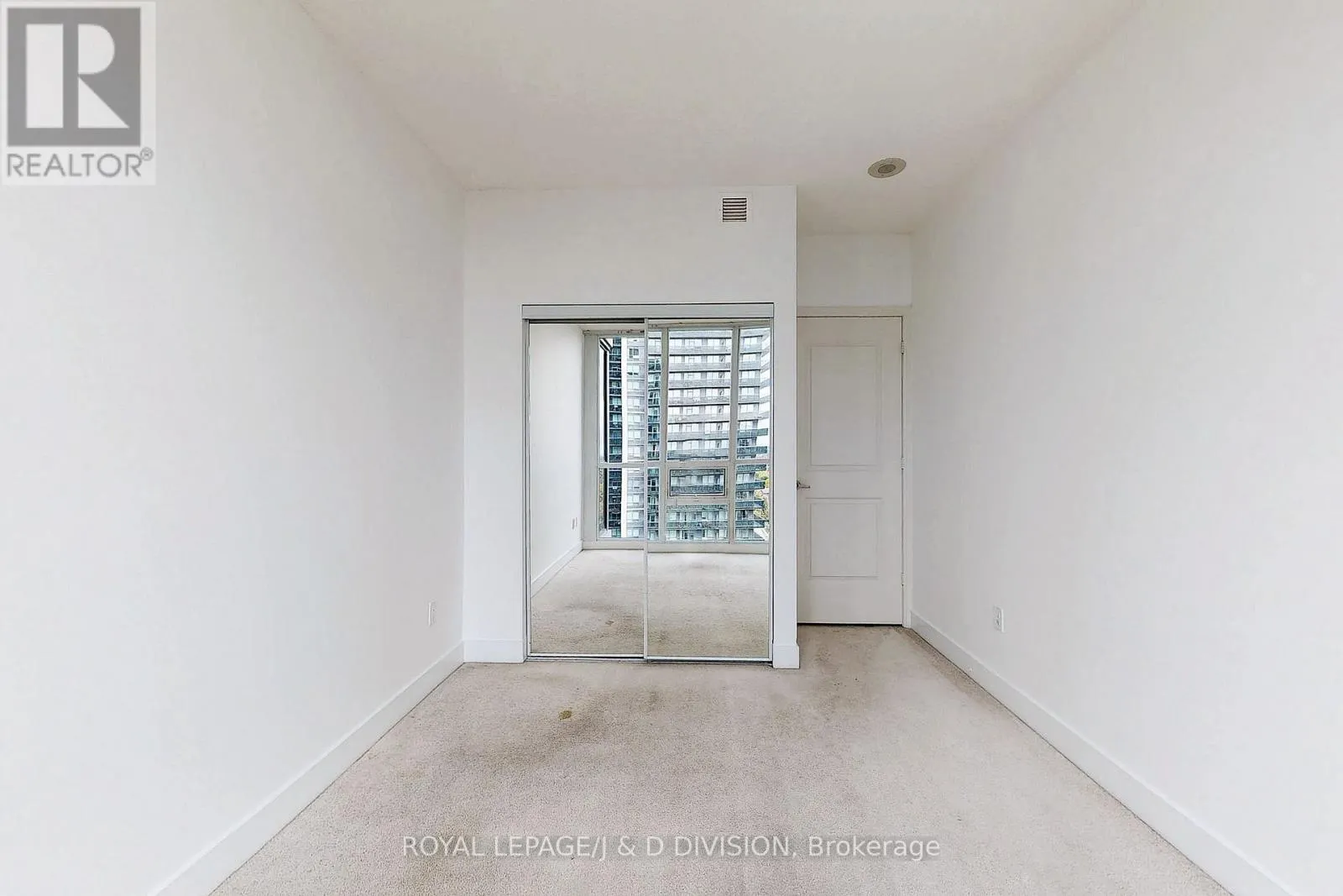 2210 - 23 SHEPPARD AVENUE E