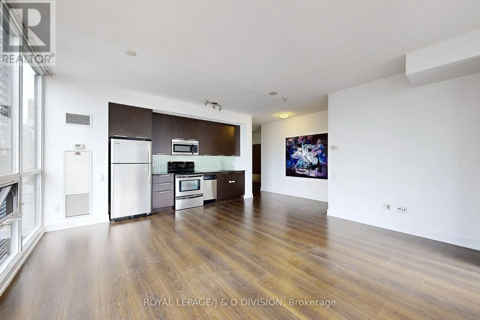2210 - 23 SHEPPARD AVENUE E