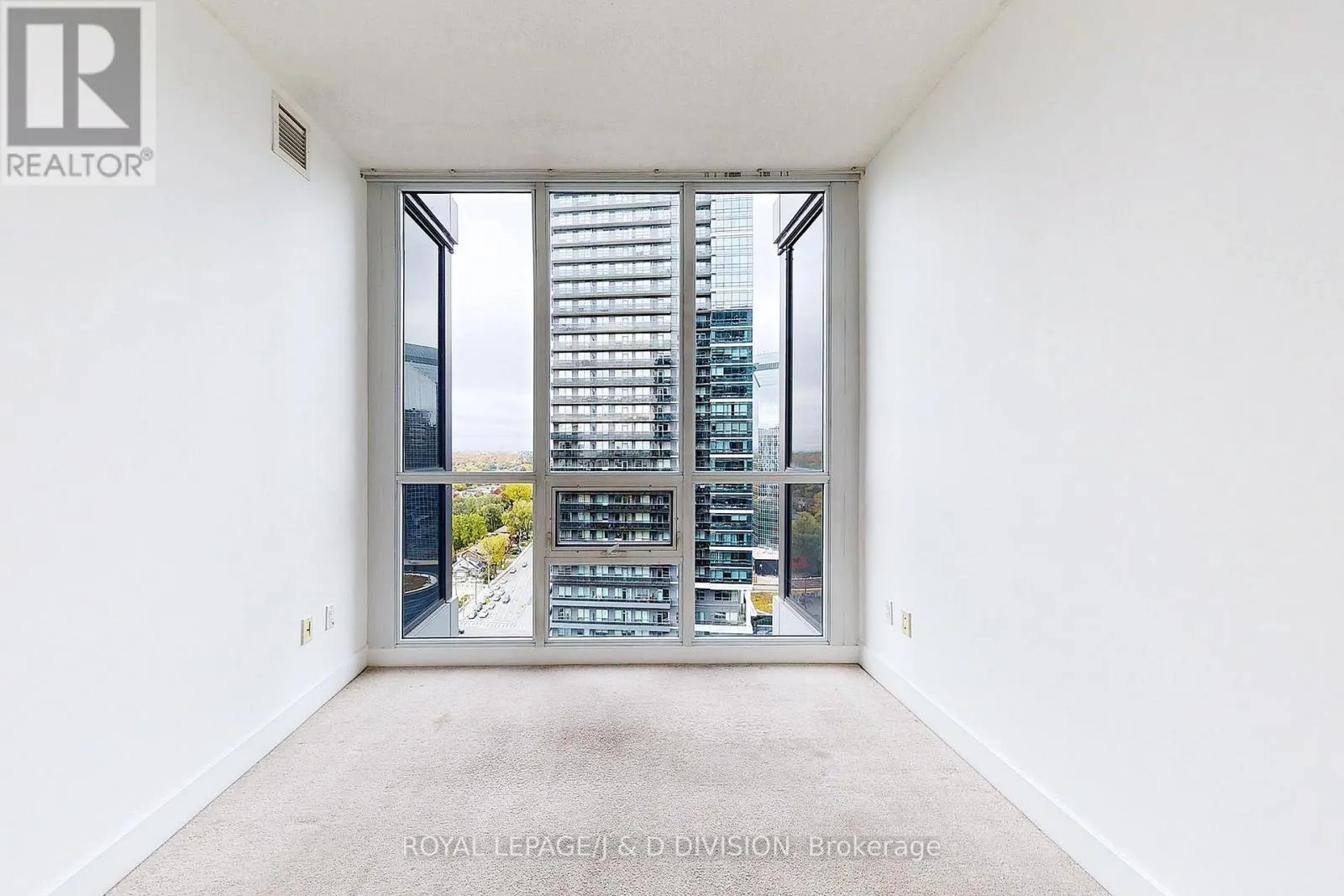 2210 - 23 SHEPPARD AVENUE E
