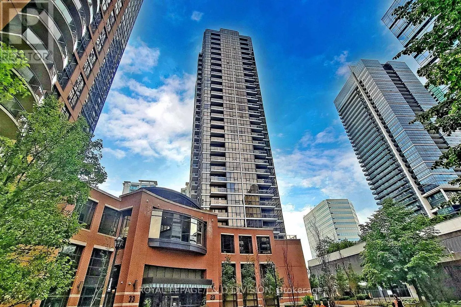 2210 - 23 SHEPPARD AVENUE E