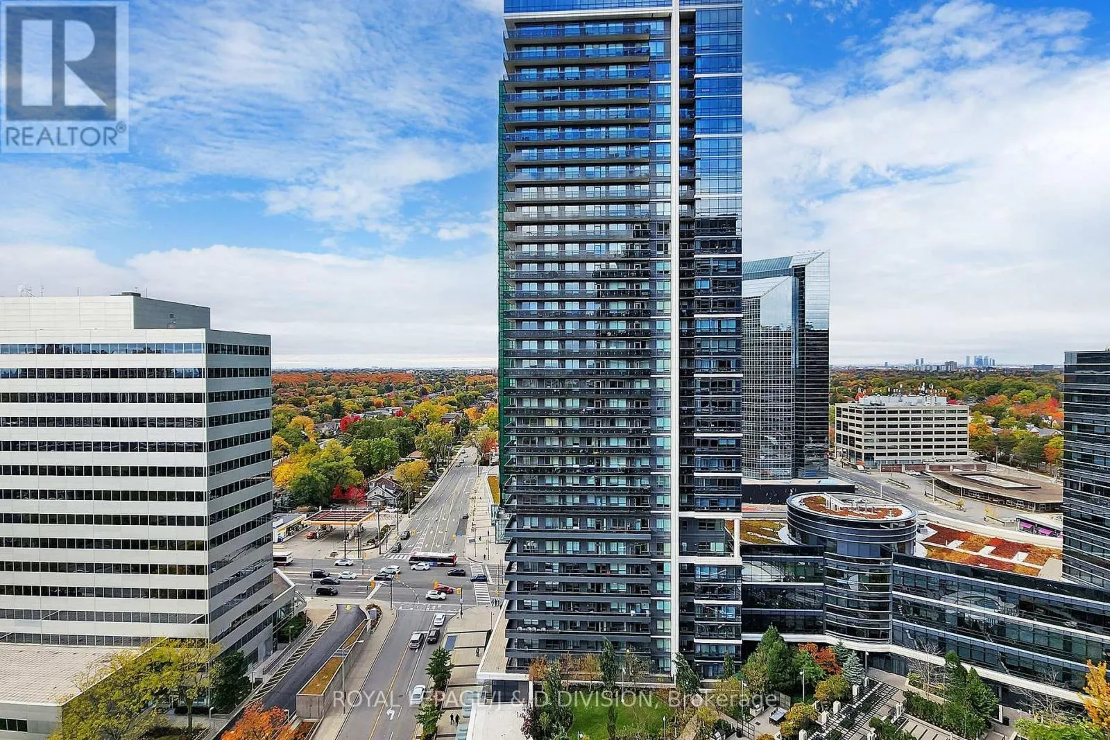 2210 - 23 SHEPPARD AVENUE E