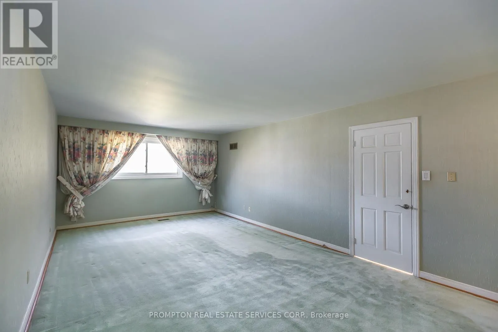 4 SAGEWOOD DRIVE