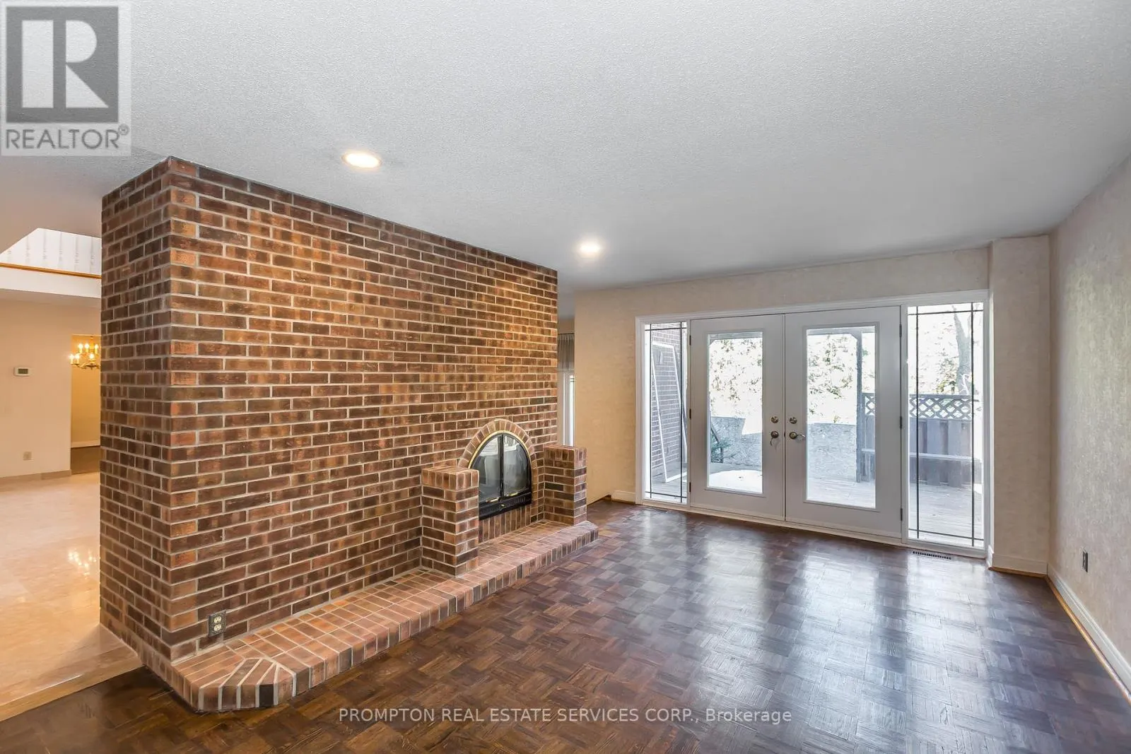 4 SAGEWOOD DRIVE