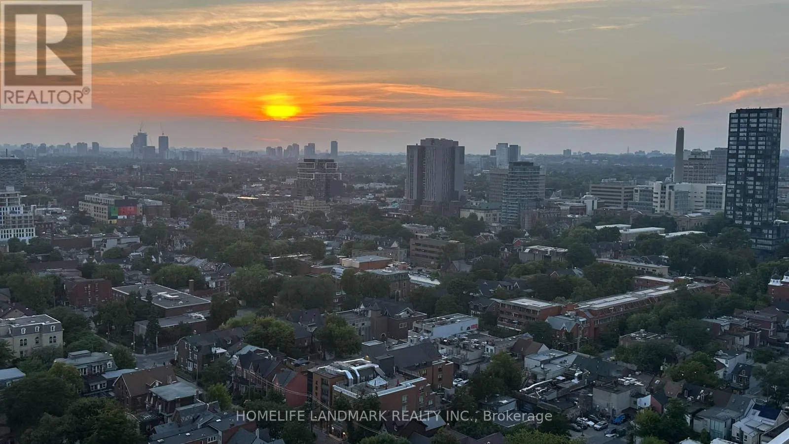 2410 280 DUNDAS STREET W