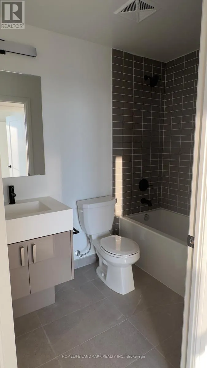 2410 280 DUNDAS STREET W