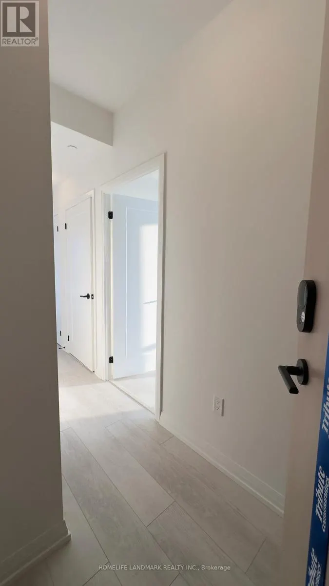 2410 280 DUNDAS STREET W