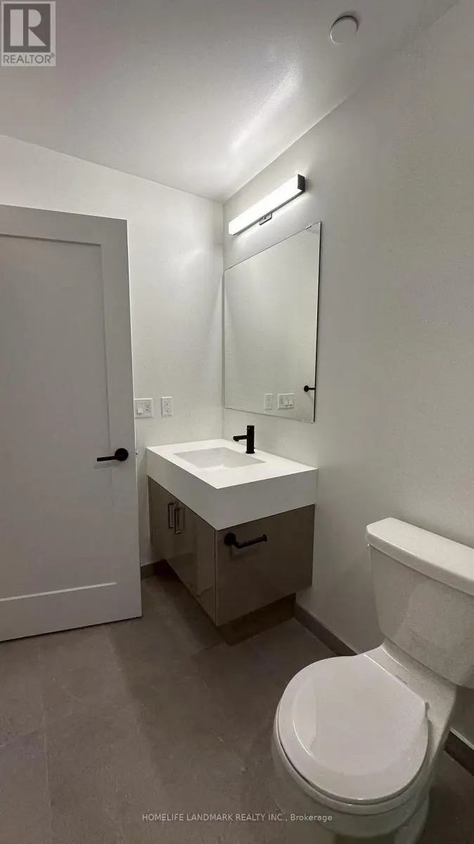2410 280 DUNDAS STREET W