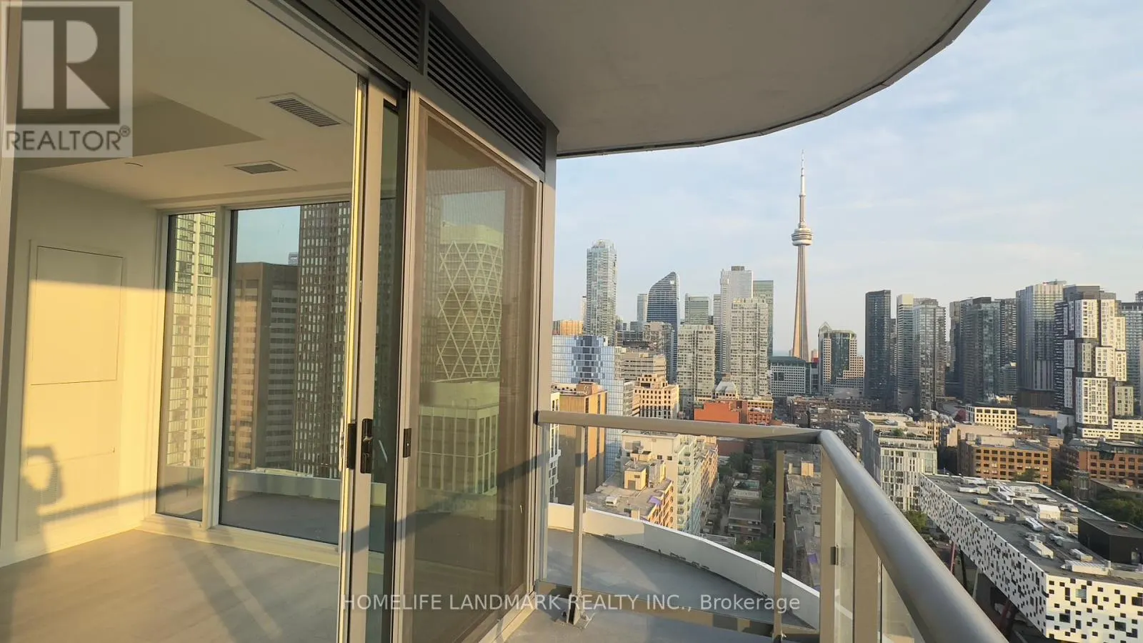 2410 280 DUNDAS STREET W