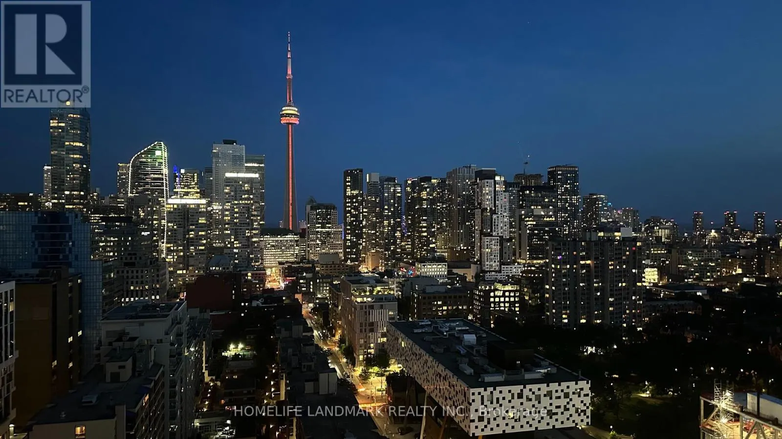2410 280 DUNDAS STREET W