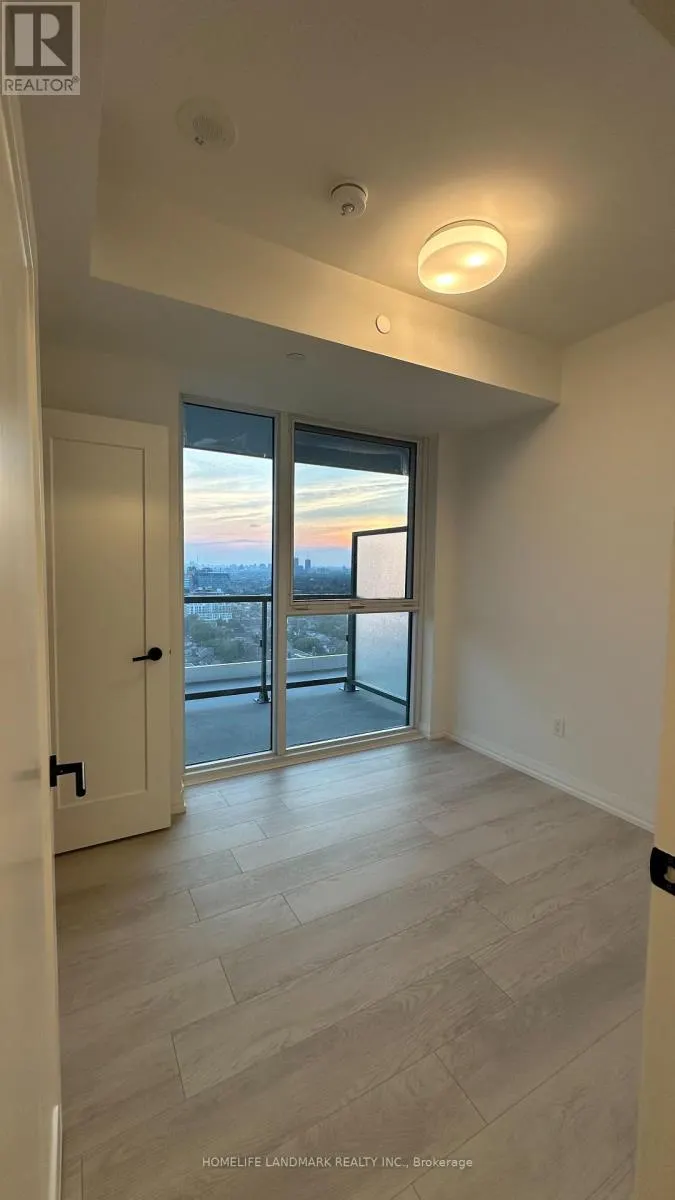2410 280 DUNDAS STREET W