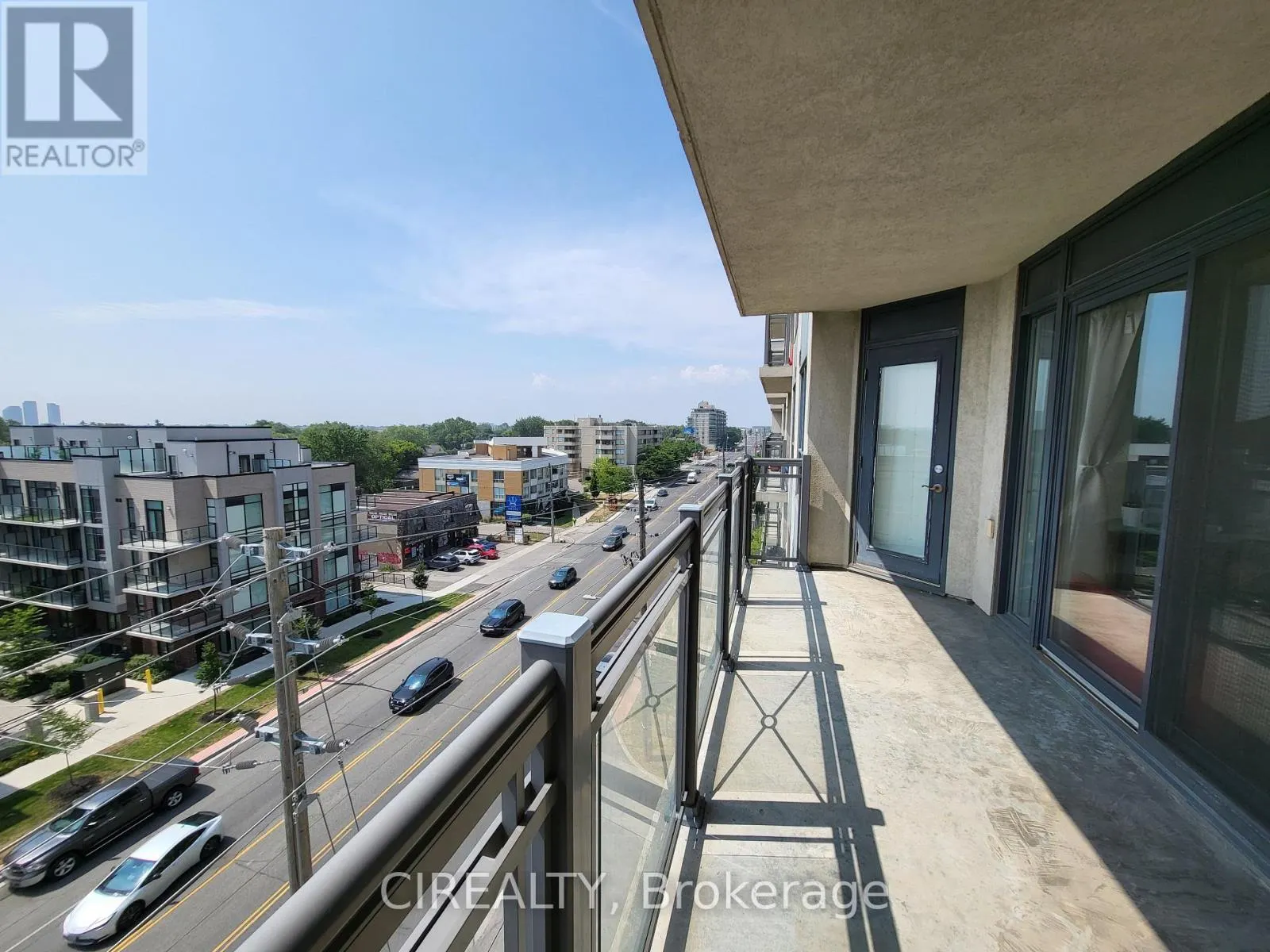 607 - 872 SHEPPARD AVENUE W