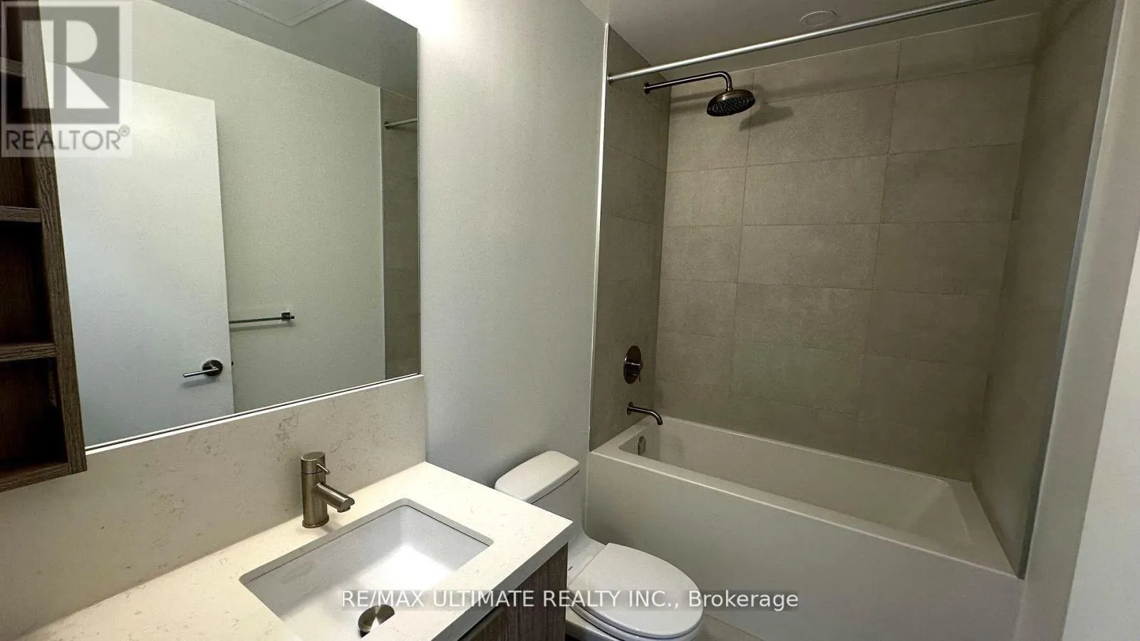 815 - 2020 BATHURST STREET