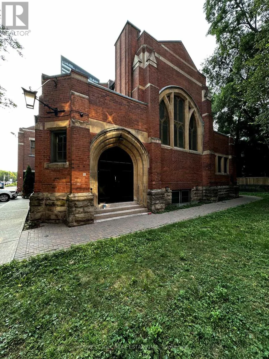 LOWER - 525 BLOOR STREET E
