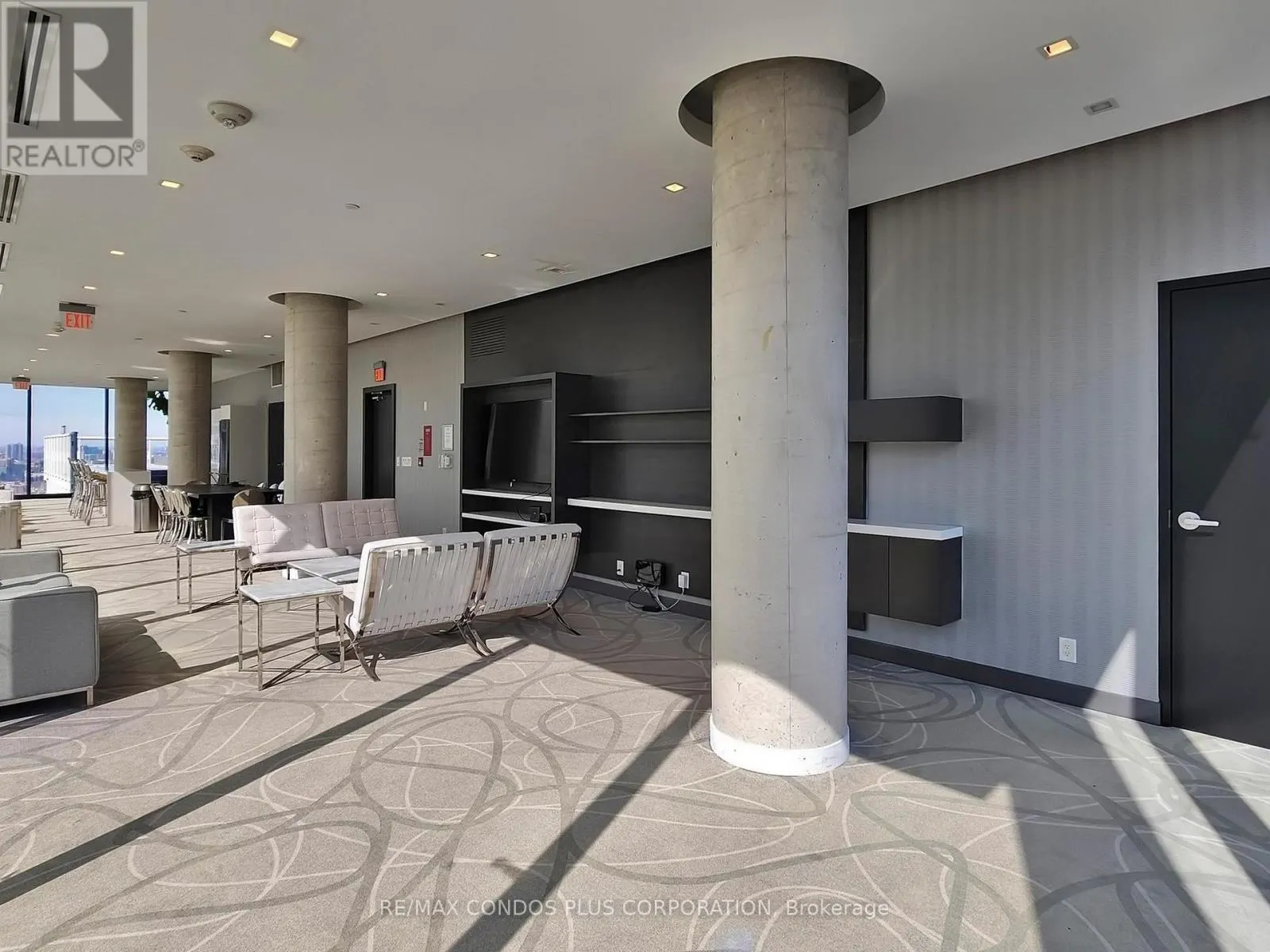 1401 - 11 CHARLOTTE STREET