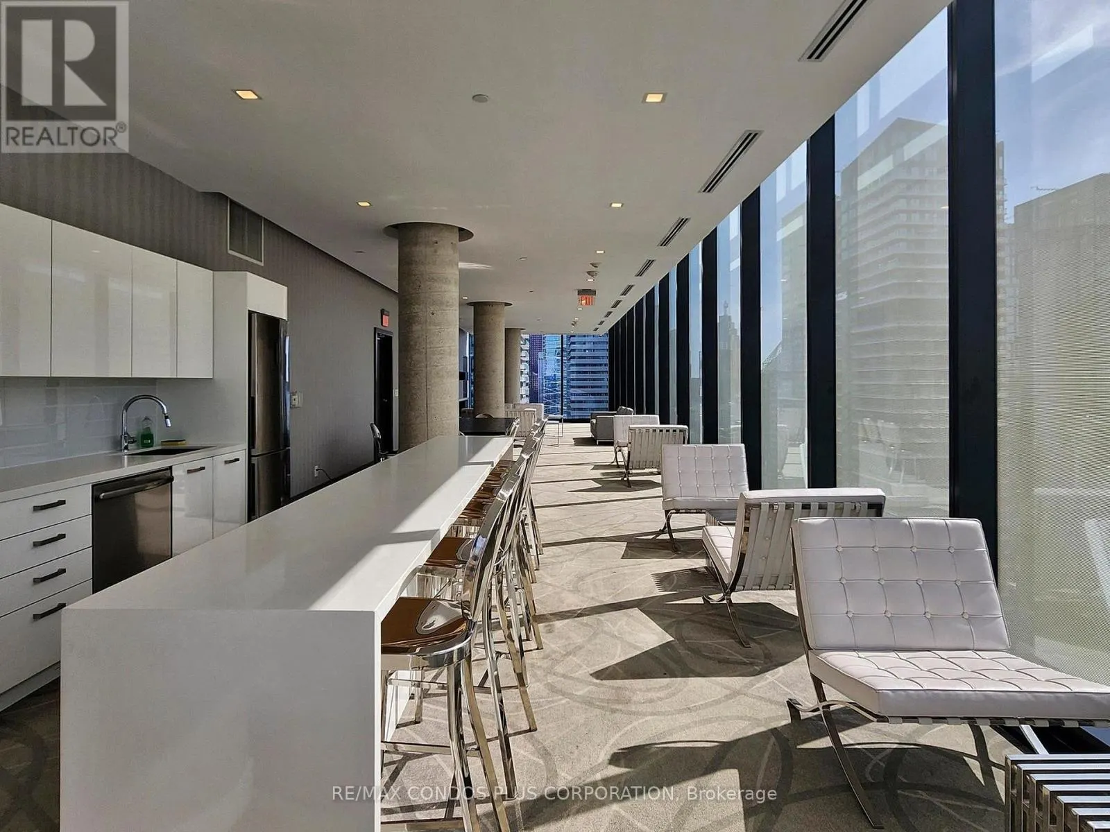 1401 - 11 CHARLOTTE STREET