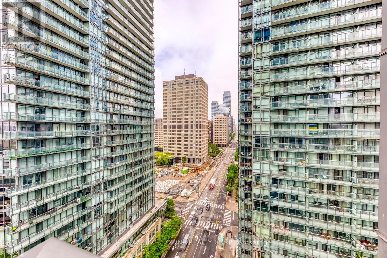 1502 - 38 GRENVILLE STREET