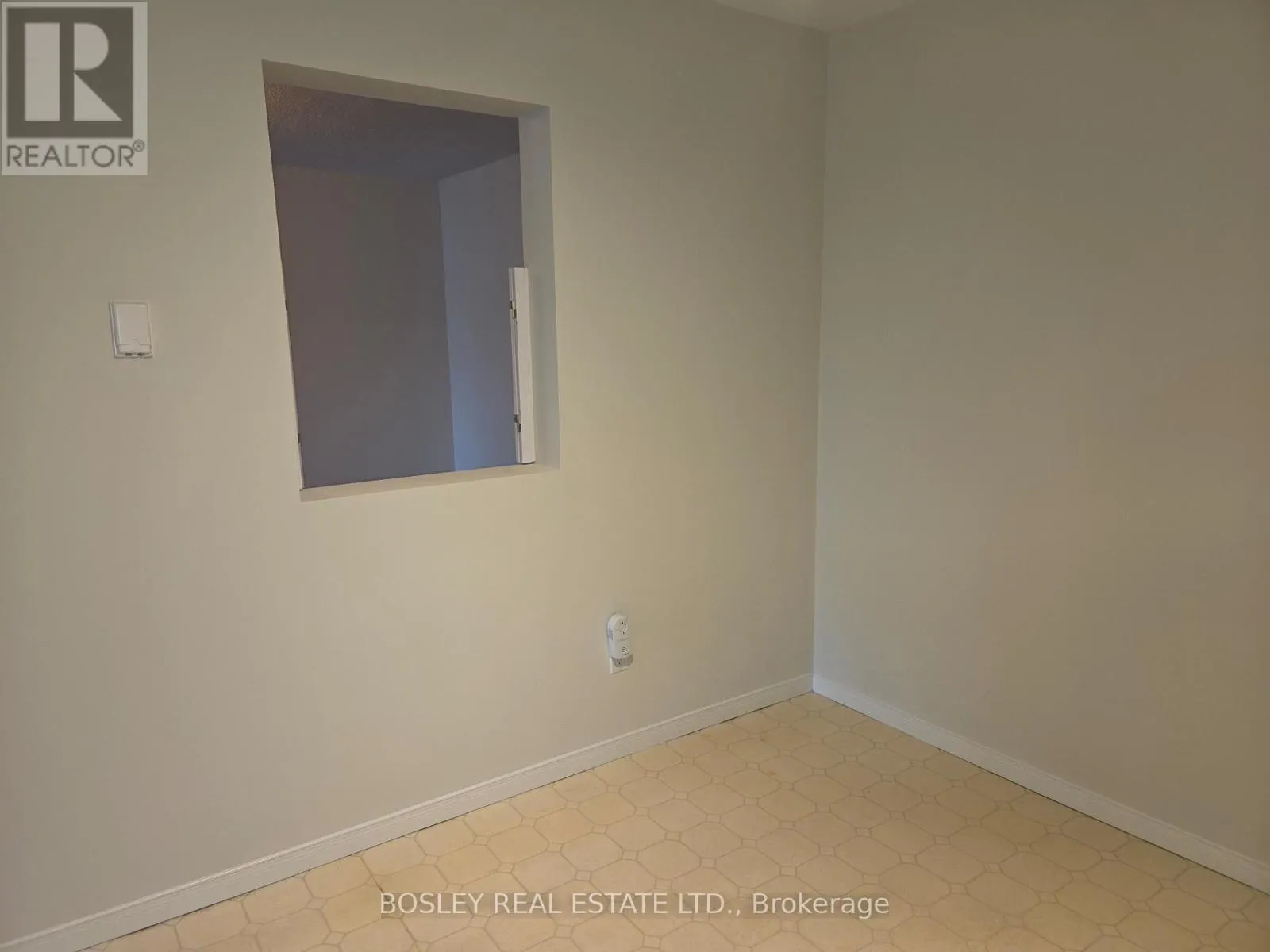 203 - 928 MILLWOOD ROAD