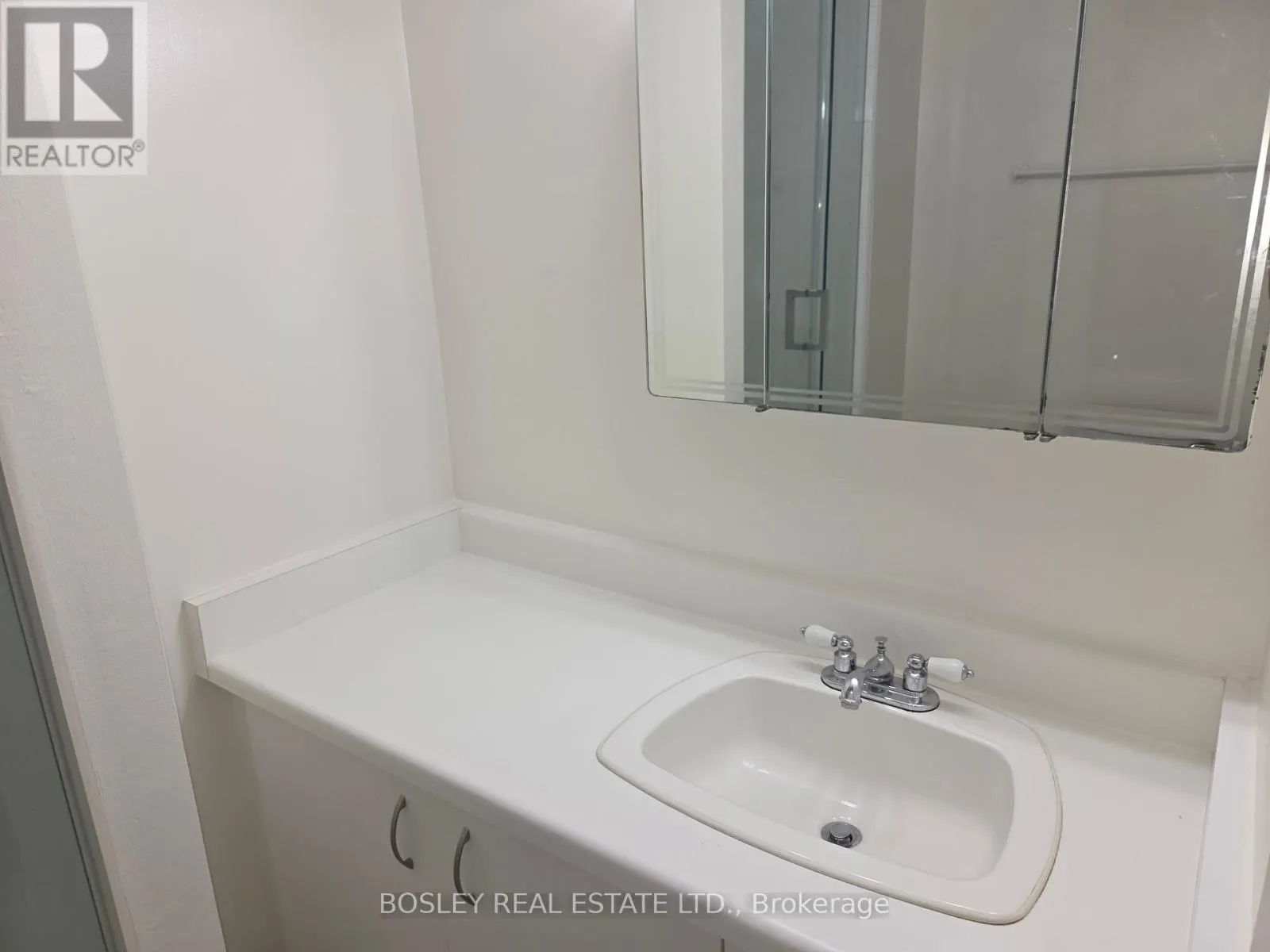 203 - 928 MILLWOOD ROAD