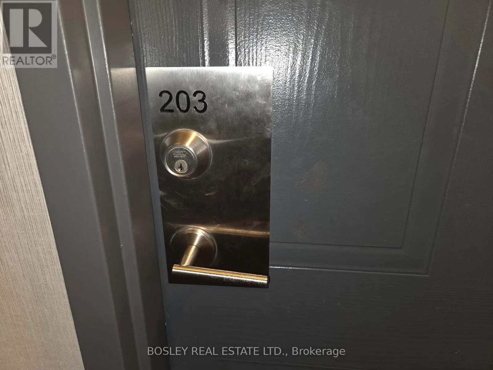 203 - 928 MILLWOOD ROAD