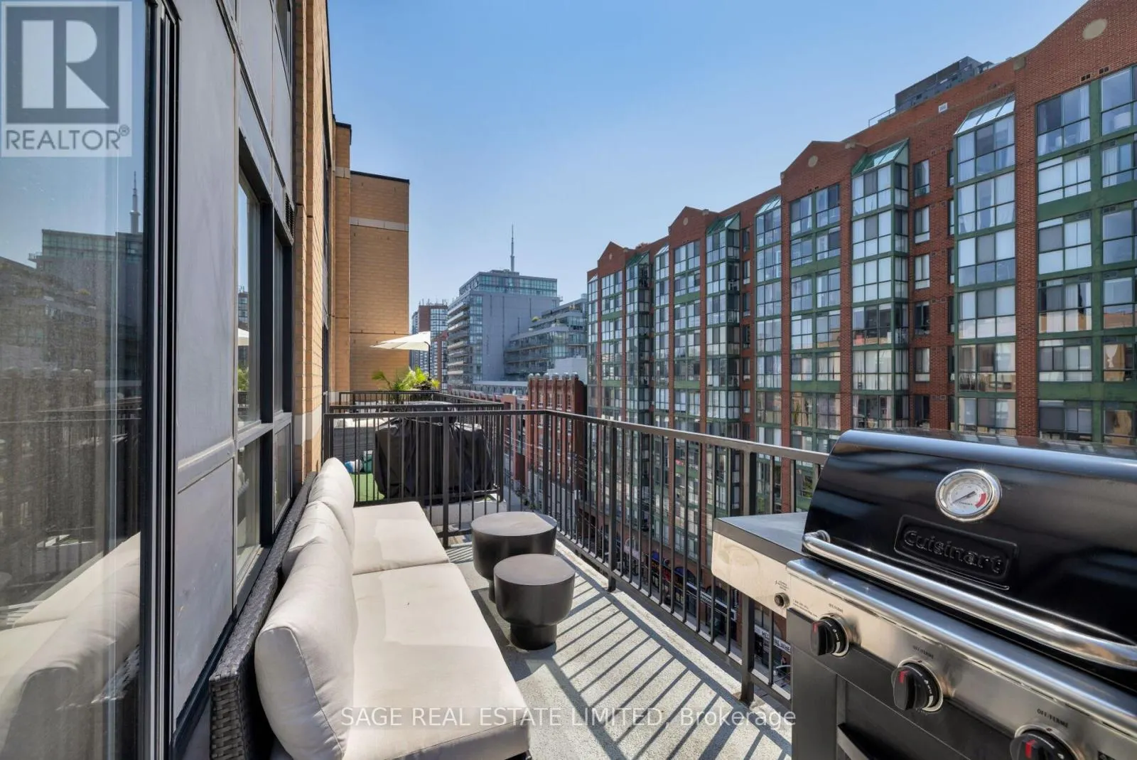 811 - 800 KING STREET W