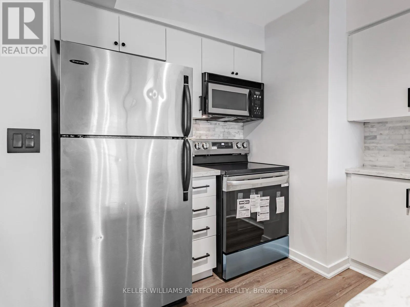 1205 - 255 RICHMOND STREET E