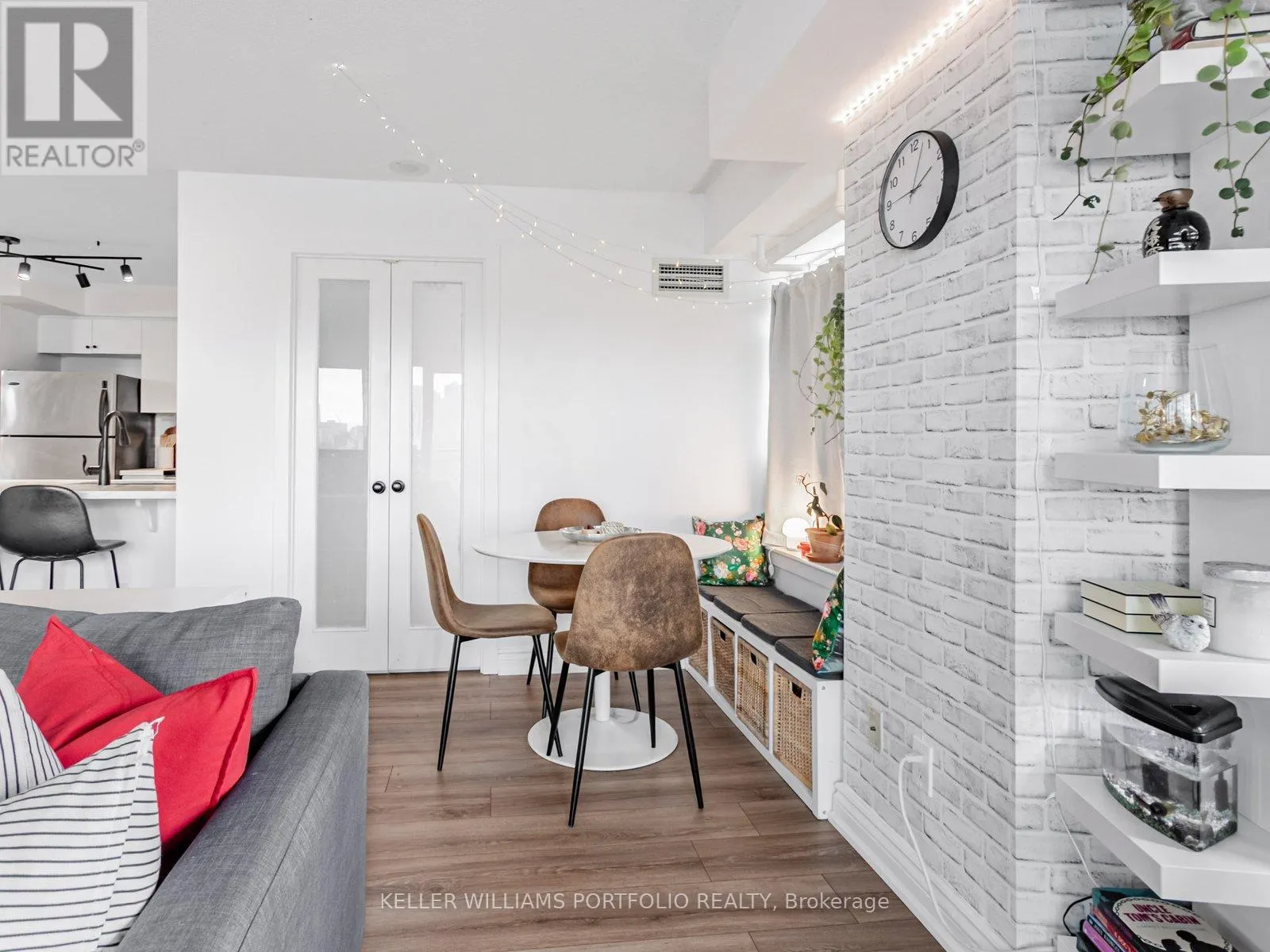 1205 - 255 RICHMOND STREET E