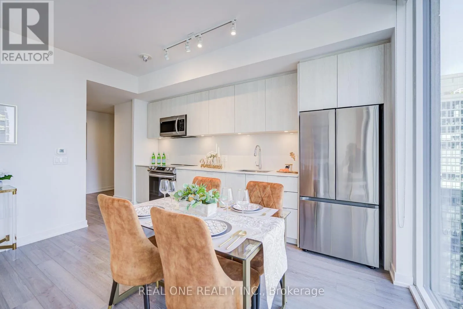 2803 - 357 KING STREET W