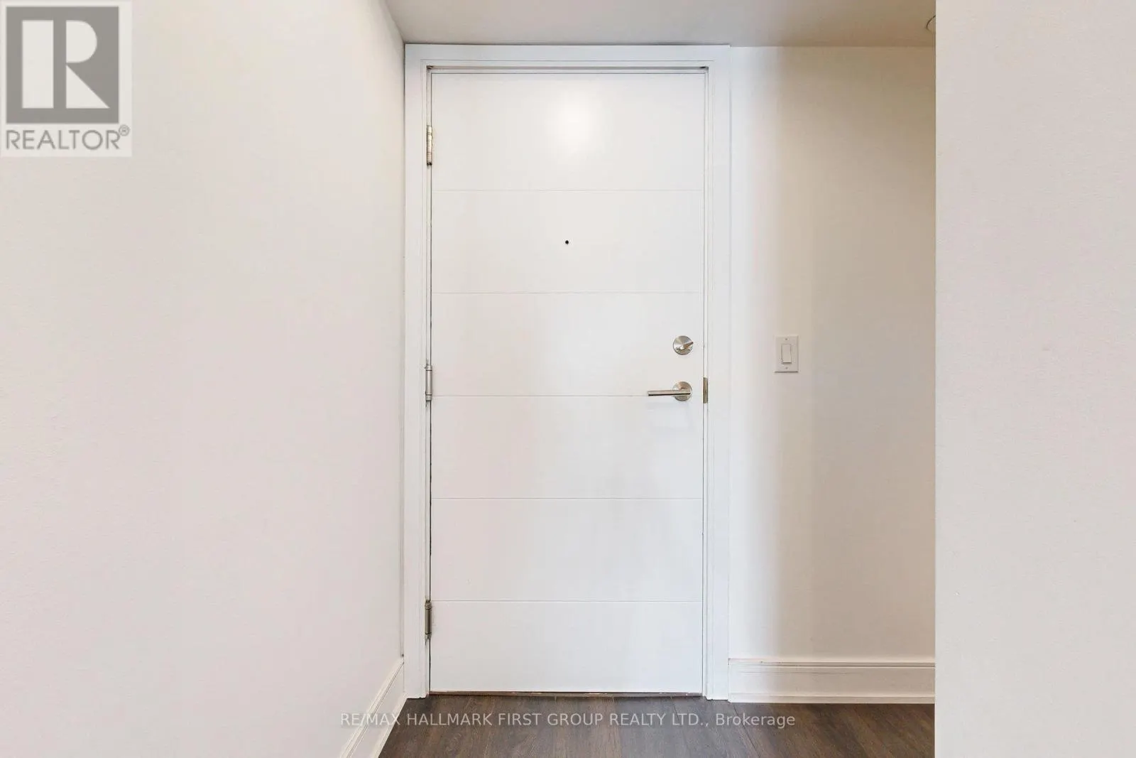 312 - 525 ADELAIDE STREET W