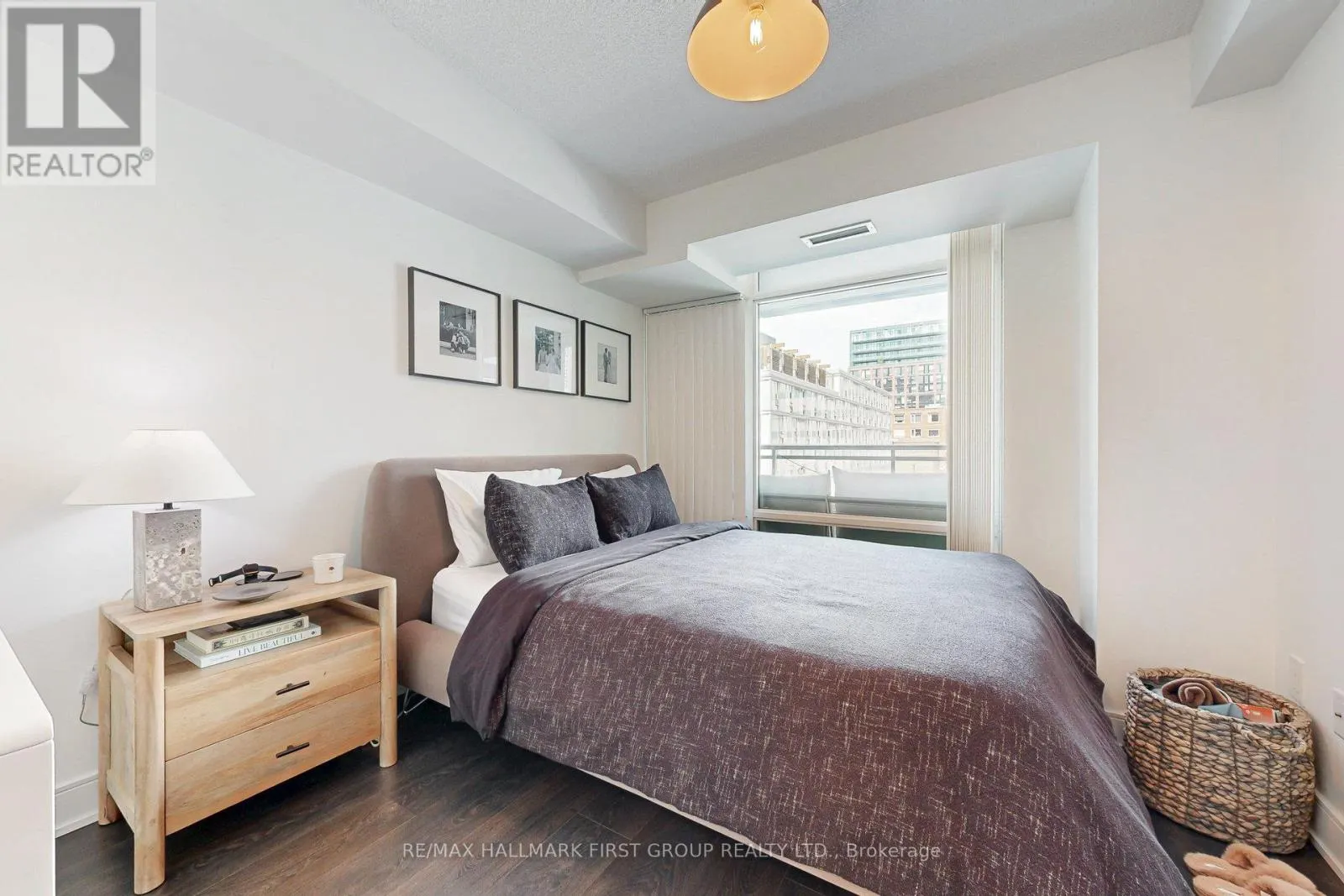 312 - 525 ADELAIDE STREET W