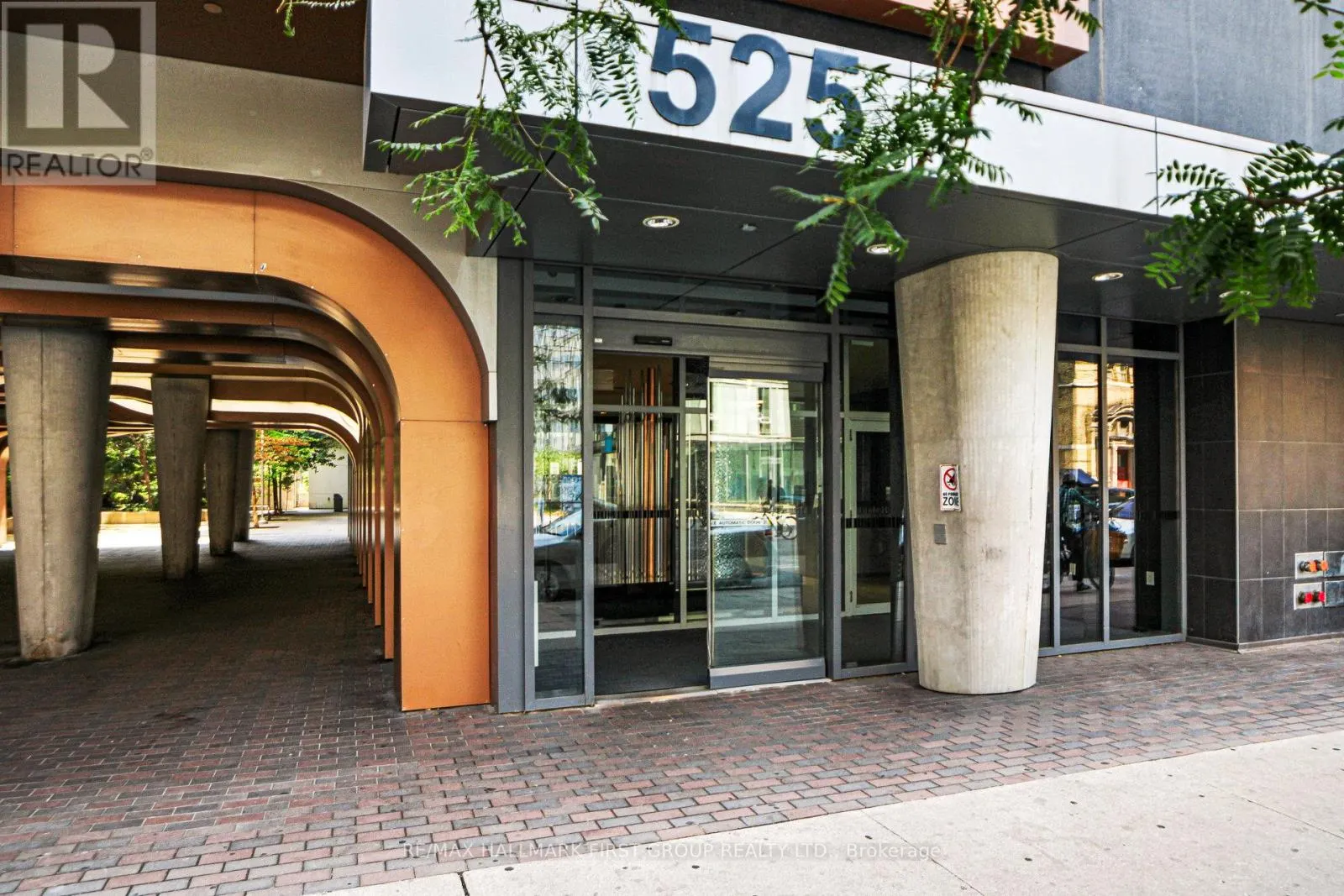 312 - 525 ADELAIDE STREET W