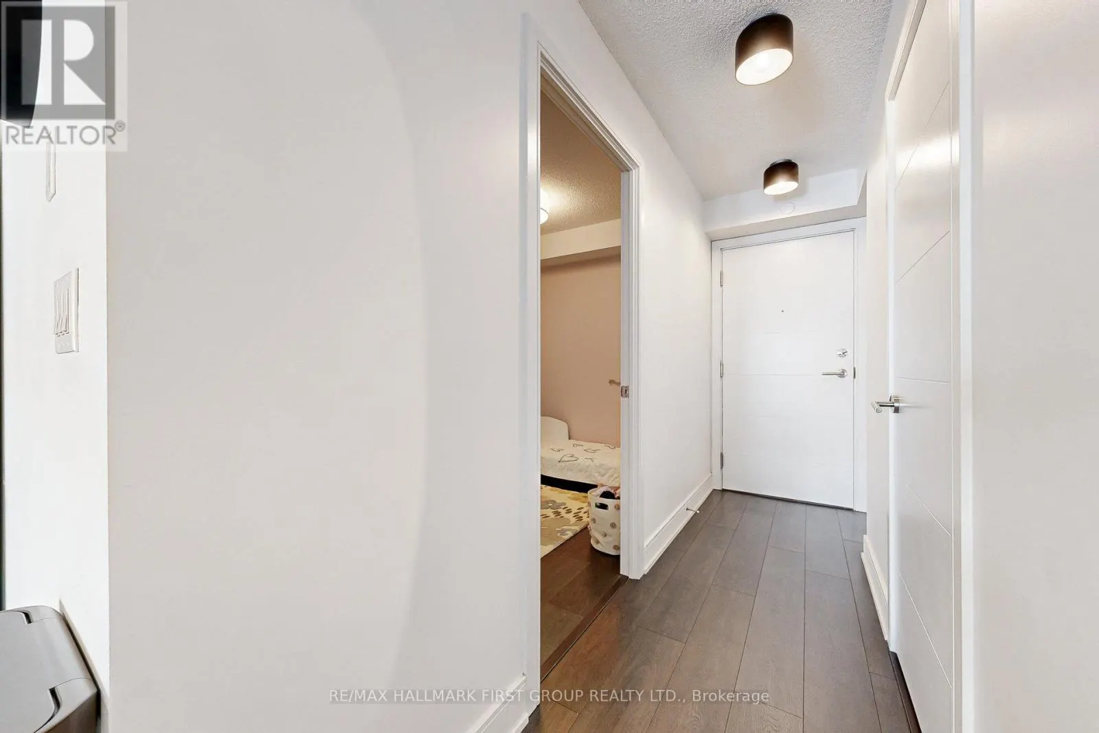 312 - 525 ADELAIDE STREET W
