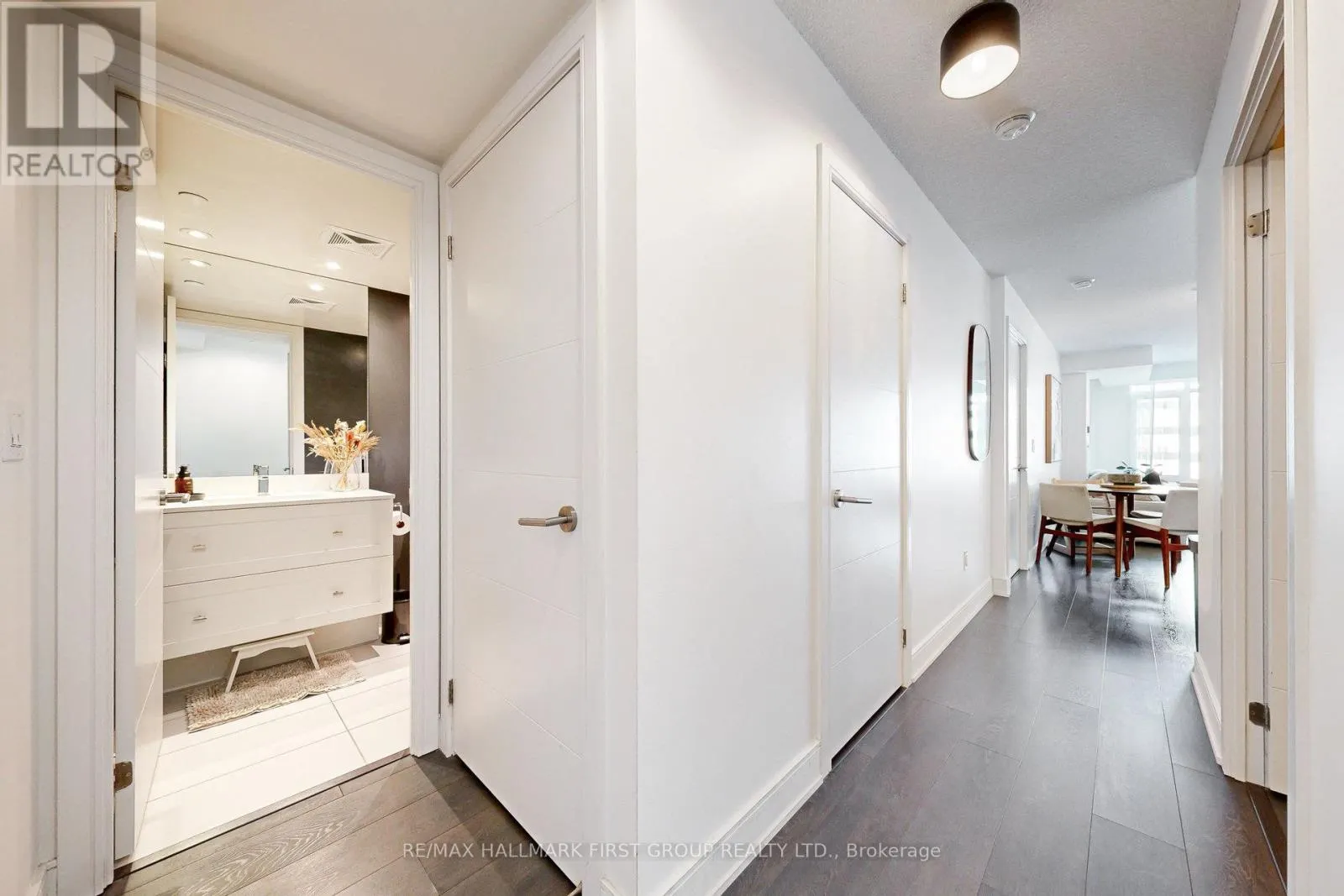 312 - 525 ADELAIDE STREET W