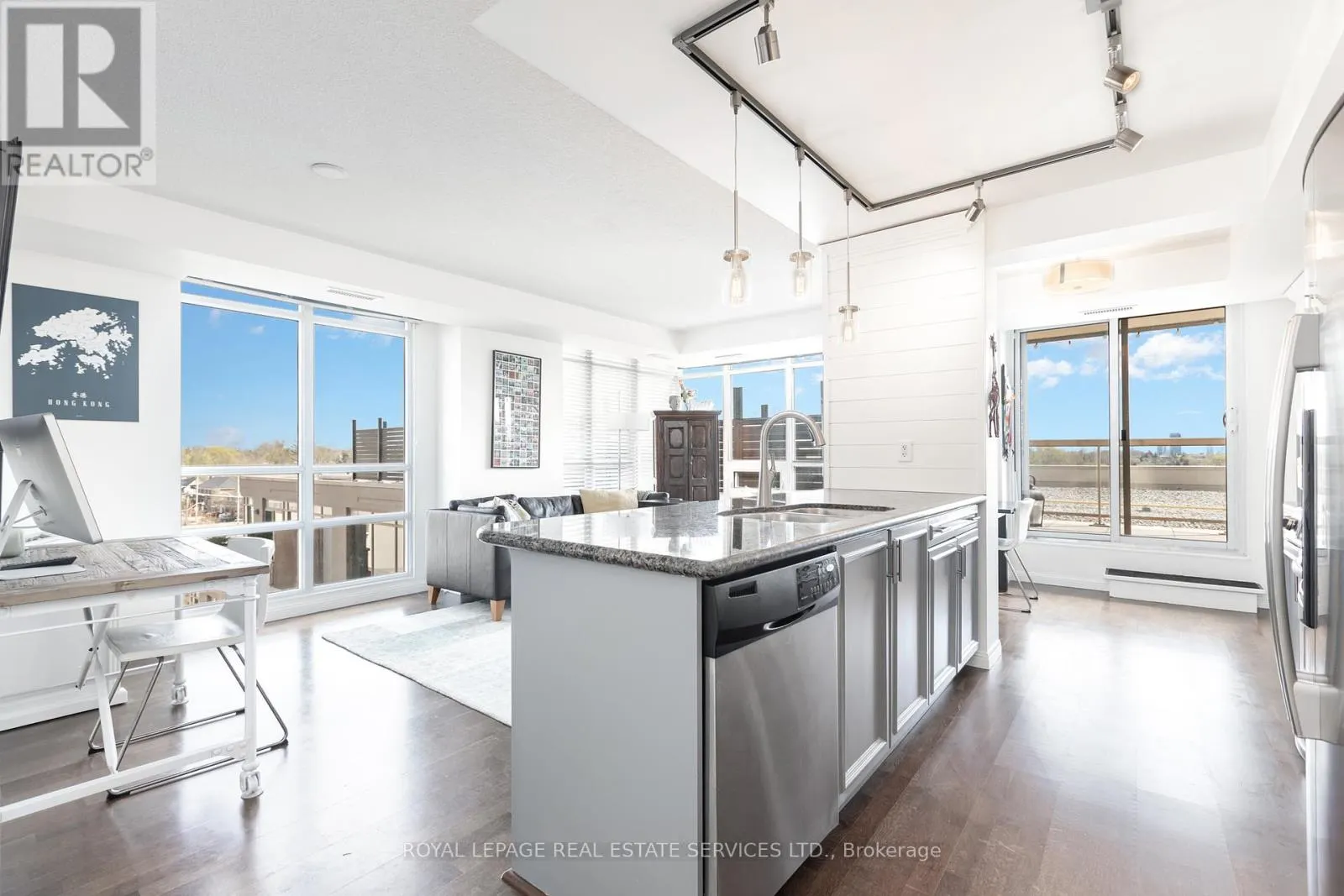 707 - 900 MT PLEASANT ROAD
