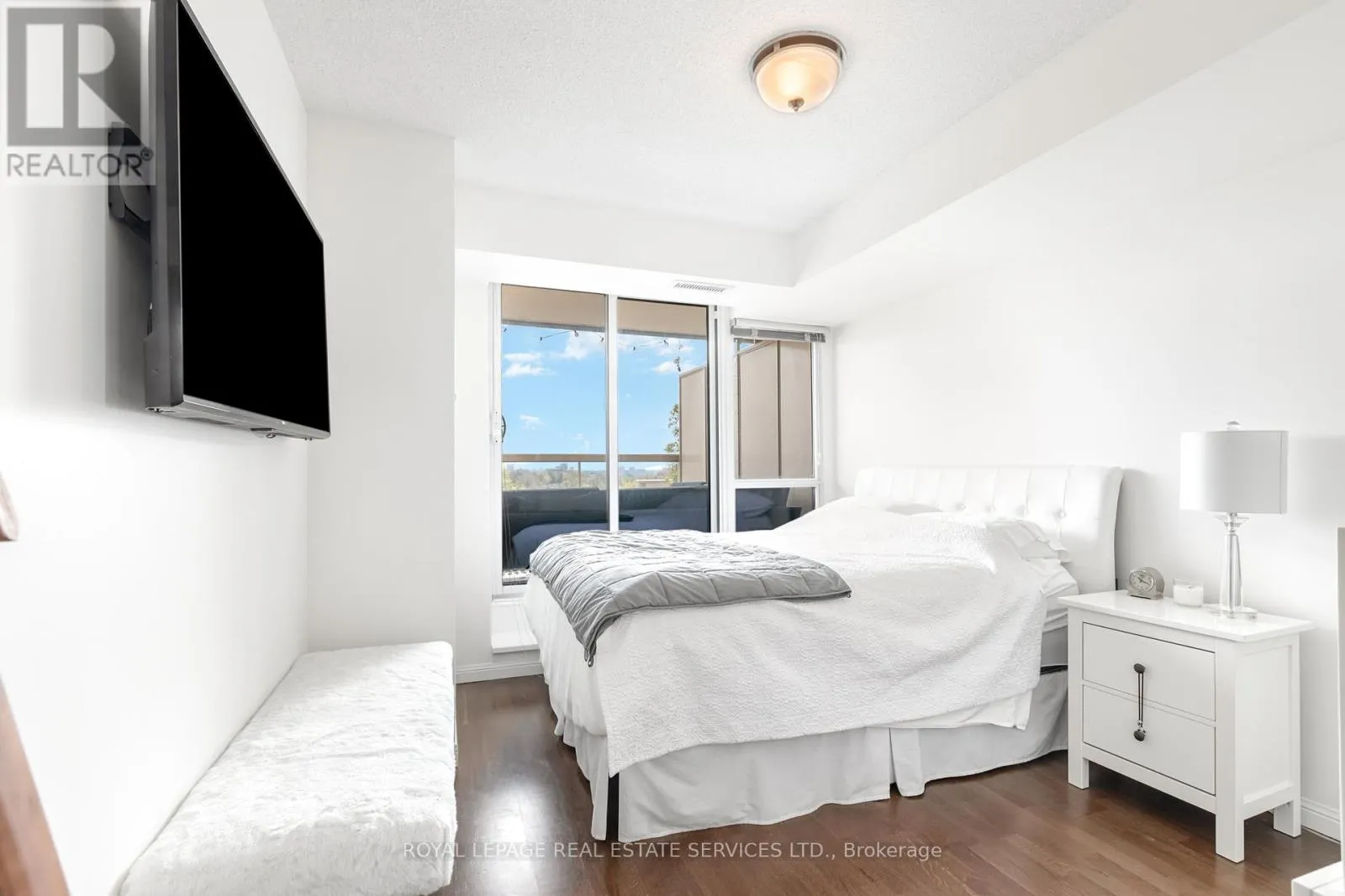 707 - 900 MT PLEASANT ROAD