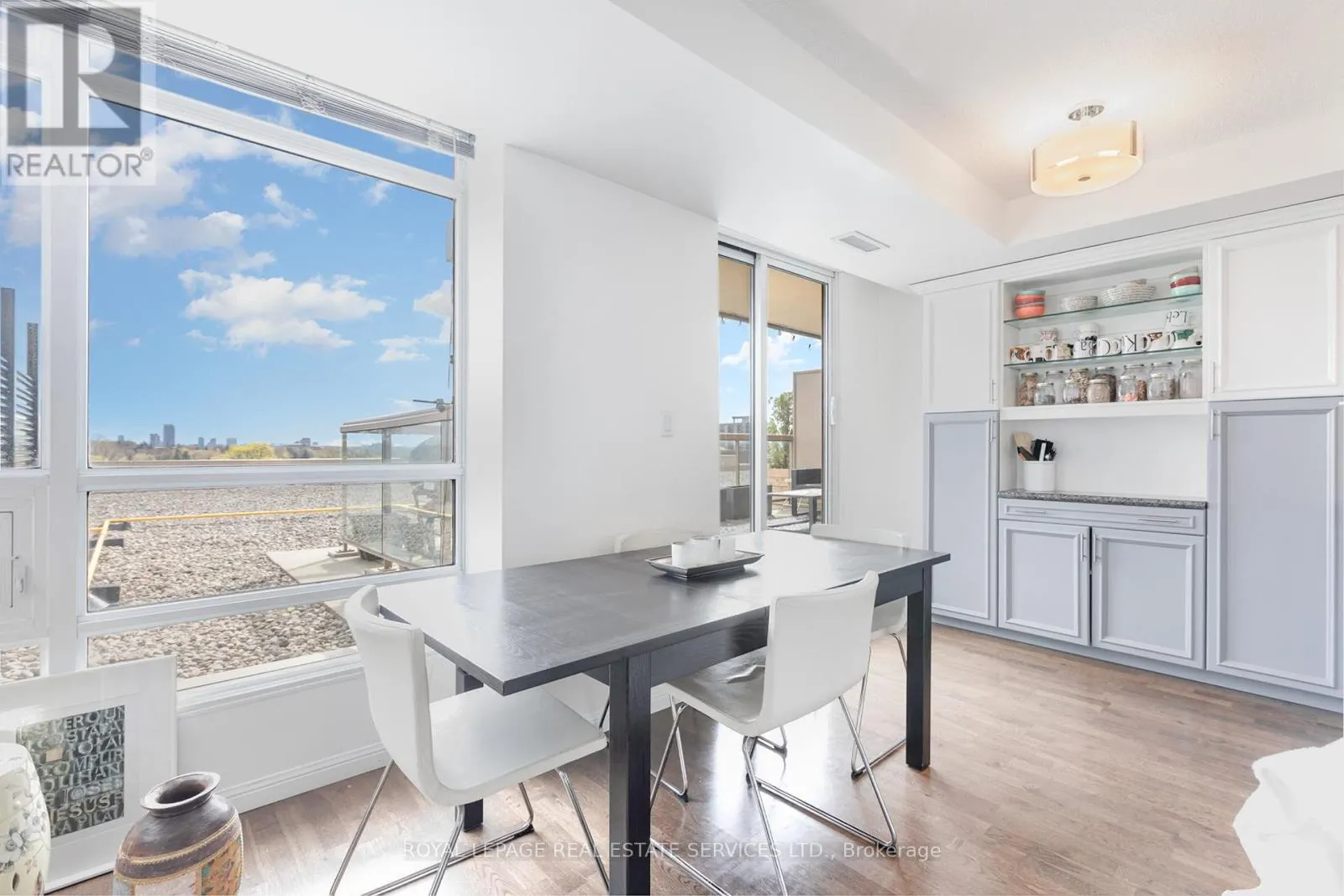 707 - 900 MT PLEASANT ROAD
