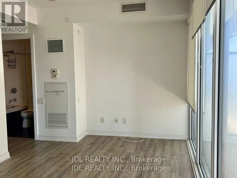 3609 - 42 CHARLES STREET E