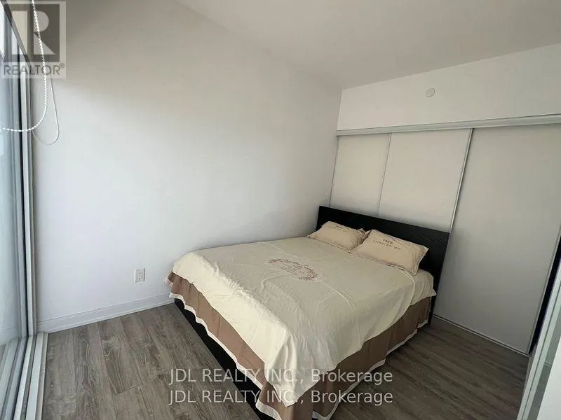 3609 - 42 CHARLES STREET E